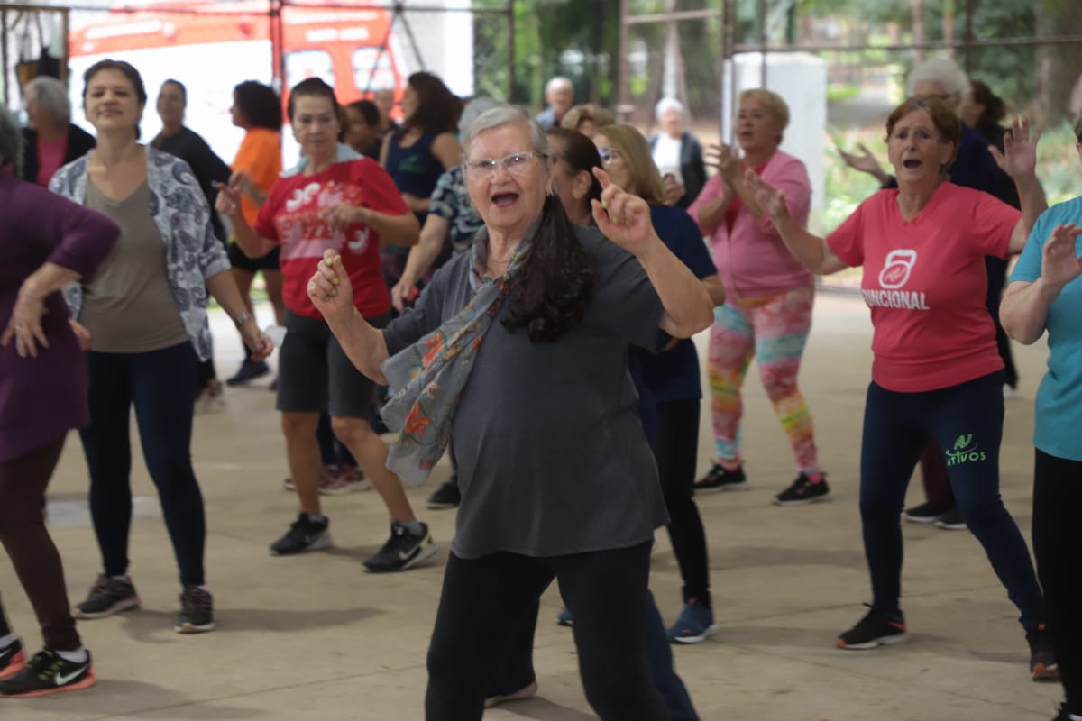 Saúde de Santo André leva usuários da rede para fazer atividades no Parque Pignatari