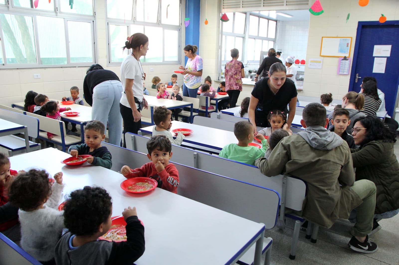 Famílias visitam creche em Santo André e conhecem merenda oferecida às crianças