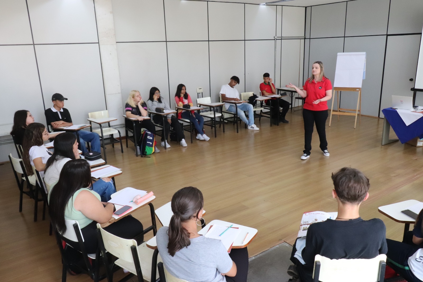 Ribeirão Pires inicia curso rápido de inglês em parceria com a CNA